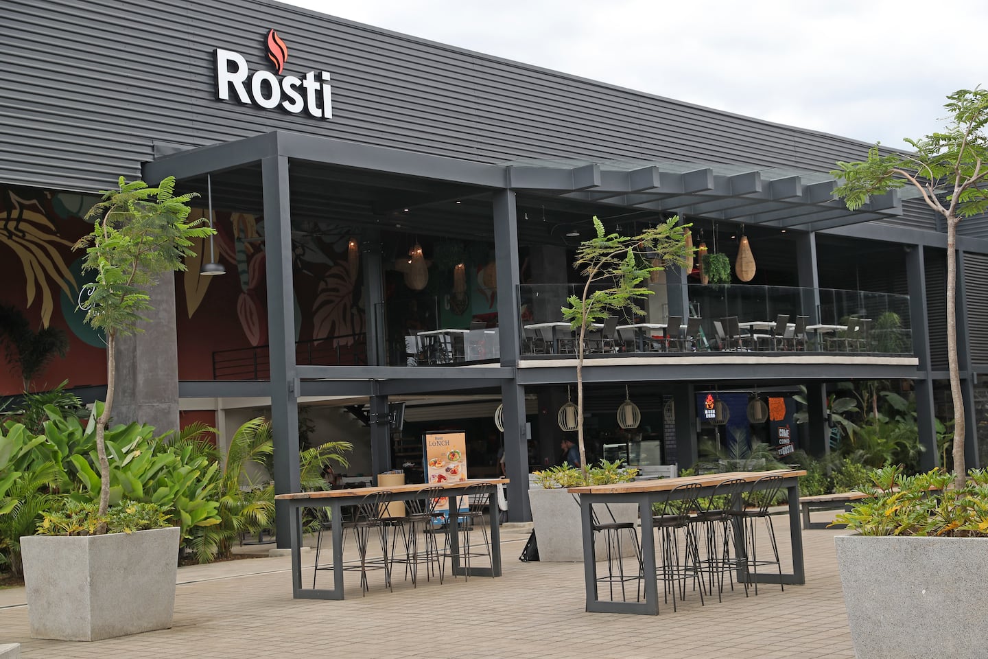 Rosti busca ayudantes de cocina: así puede aplicar a una plaza en la cadena de restaurantes