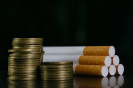 Gobierno propone bajar impuestos al tabaco para combatir contrabando de cigarrillos