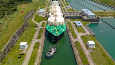 Canal de Panamá espera normalizar tránsito en menos de un año por las lluvias