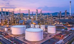 Ataques de Irán a infraestructura gasística de Catar disparan el petróleo sobre los $114