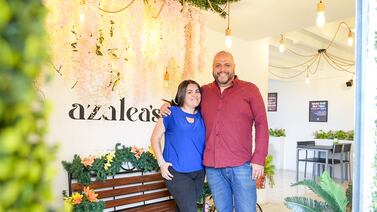 ‘¿Está loco?' le dijo la jefa al renunciar en la farmacéutica para dedicarse al negocio junto con su esposa: la cafetería Azalea’s