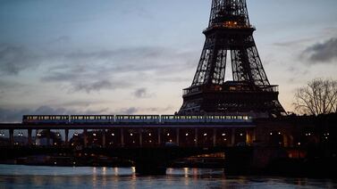 La torre Eiffel acumula cinco días con las puertas cerradas al público