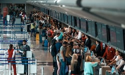 ¿Quiénes pueden “saltarse la fila” en el aeropuerto Juan Santamaría? Estas son las reglas del acceso preferencial