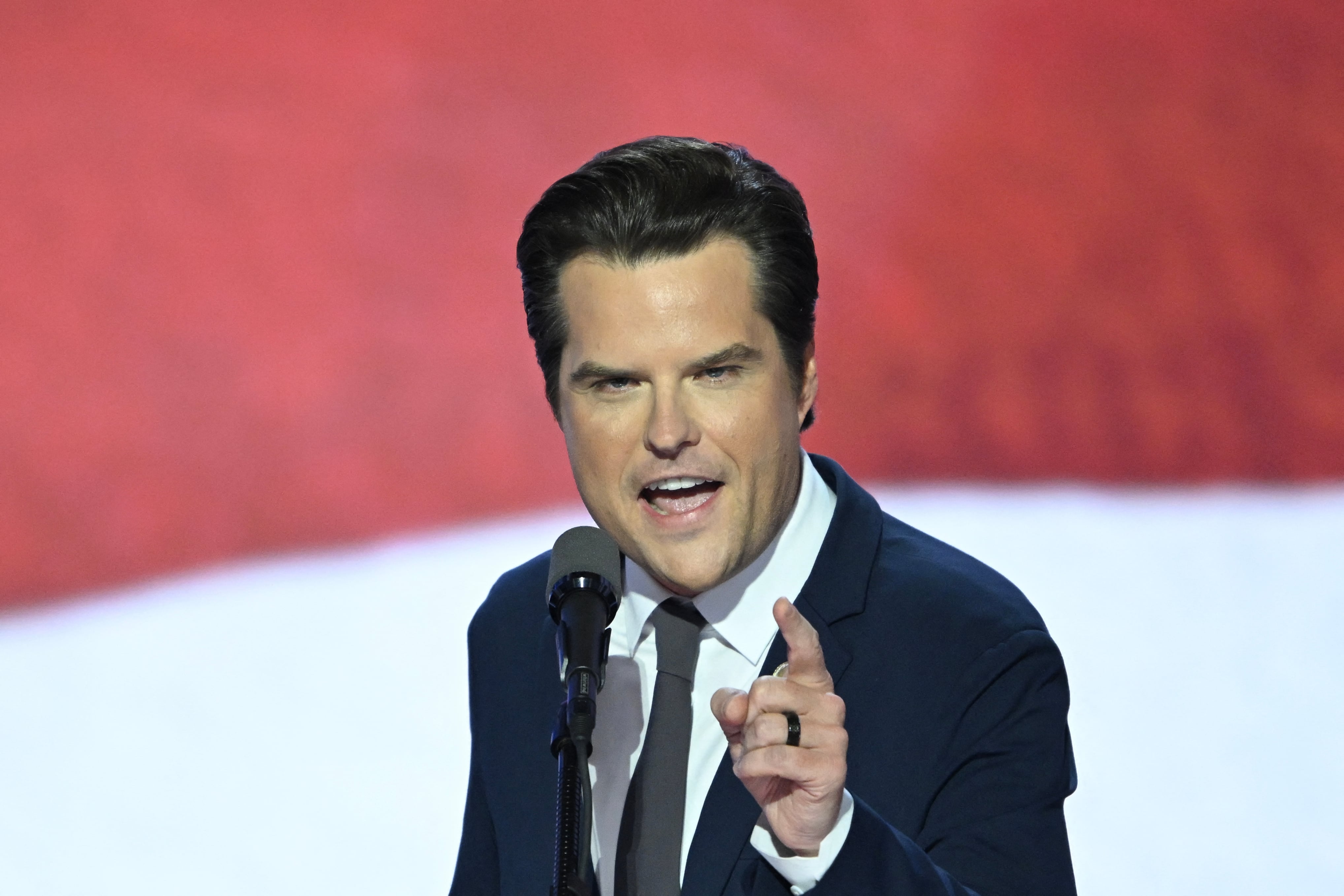 Matt Gaetz es conocido por su rechazo al aborto, su escepticismo climático y su respaldo al lobby armamentista.