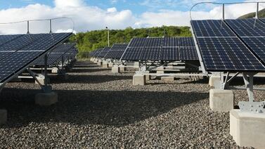 Nicaragua construirá planta de energía solar con préstamo de China