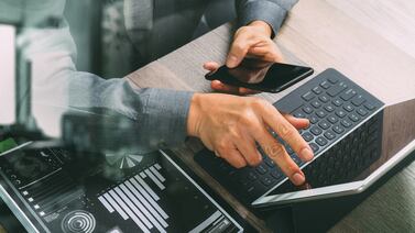 Cómo los vendedores de software B2B pueden ayudar a que sus consumidores comparen