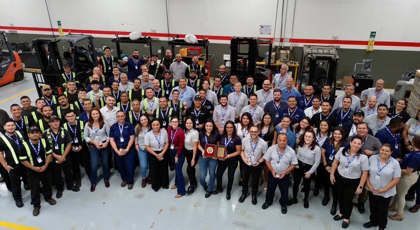 TMT Tractomotriz recibe el máximo galardón de Toyota Corporation