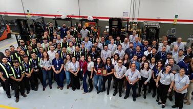 TMT Tractomotriz recibe el máximo galardón de Toyota Industries