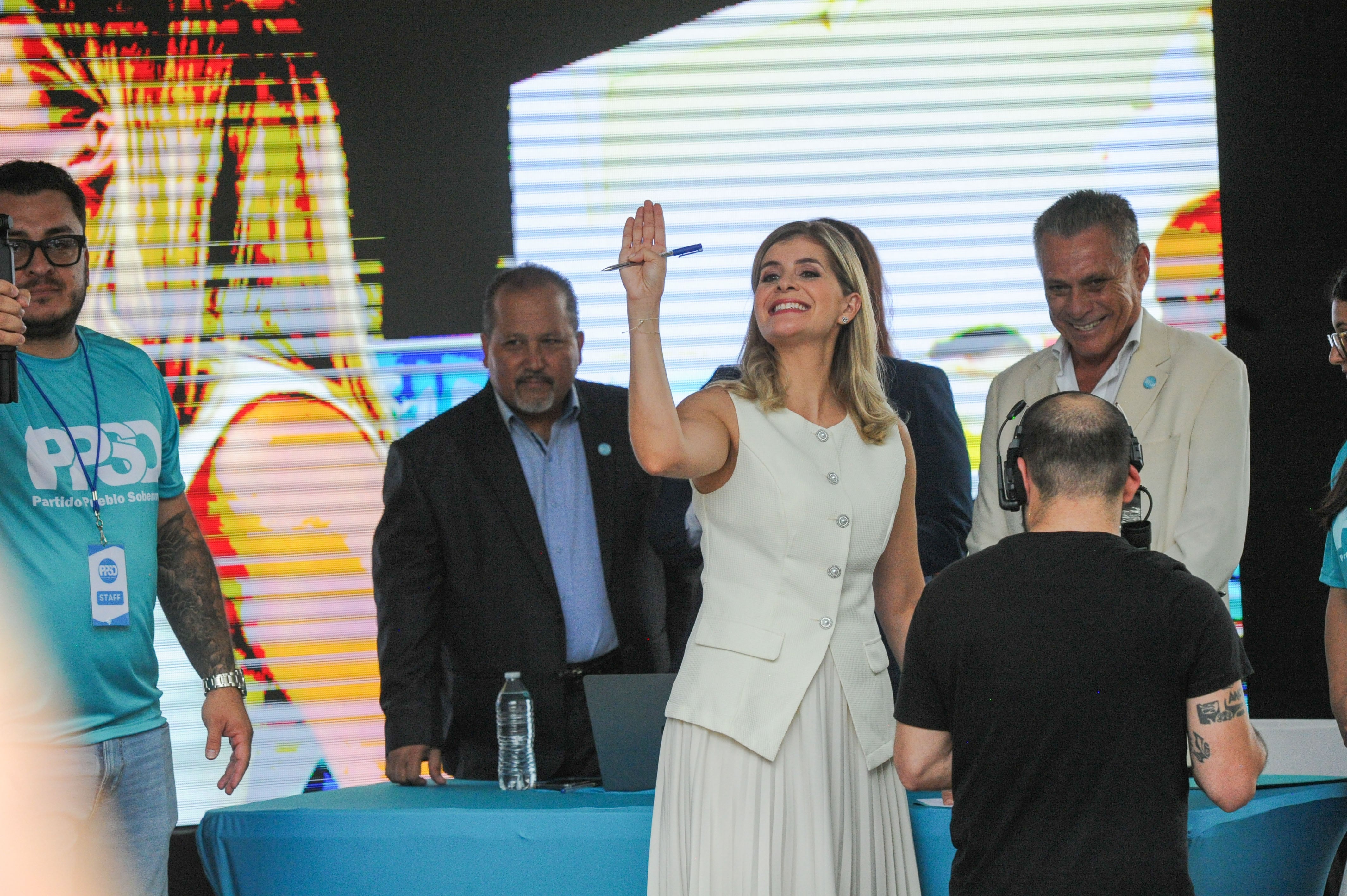 Partido Pueblo Soberano Sra Laura Fernández