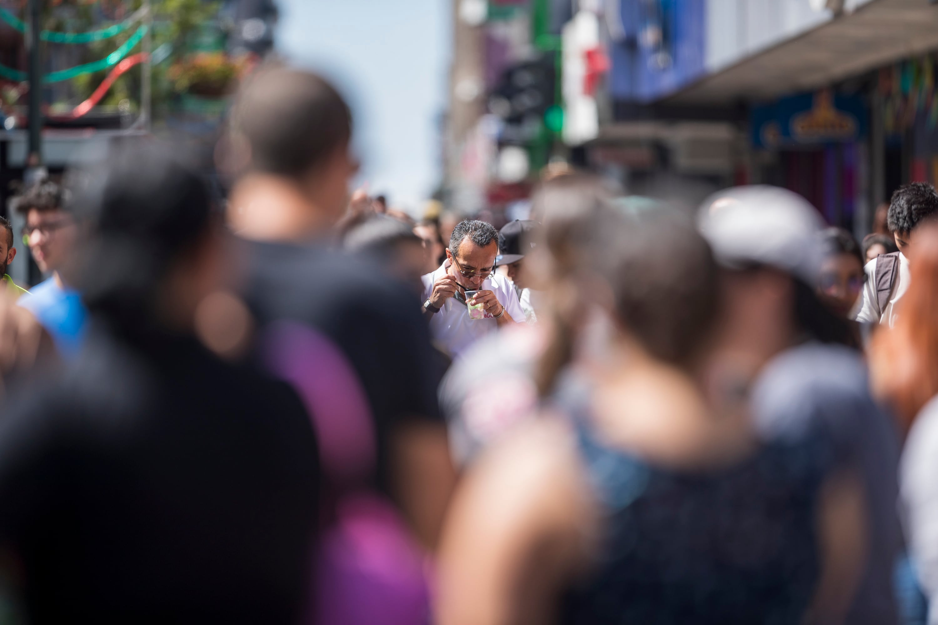 09/12/2023, San José, recorrido por avenida central y avenida 4, para ver como estan las compras navideñas, la venta de loteria, y la seguridad en el centro de la capital.