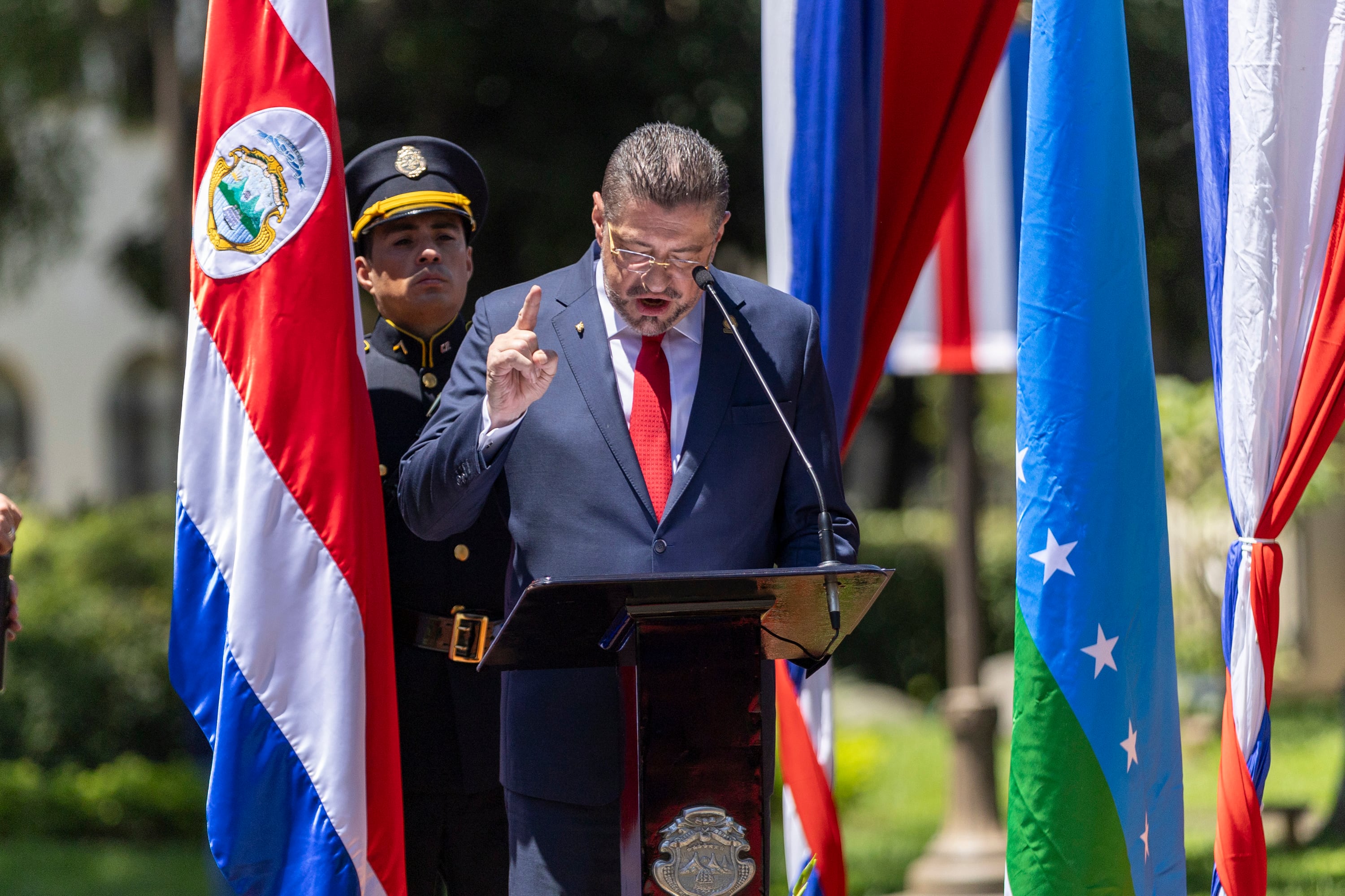 15/09/2024, San José, Paruqe Nacional y Avenida Segunda, celebración del acto cívico de los 203 años de independencia y el desfile de las bandas de las escuelas y colegios de San José, en el acto cívico estuvo el presidente de la república Rodrigo Chaves junto a la primera dama Signe Zeikate, y el alcalde de San José, Luis Diego Miranda, tambien ministros y diputados junto a varios diplomaticos.