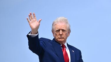 Las bolsas de todo el mundo siguen su fuerte caída este viernes tras anuncio de los aranceles de Donald Trump