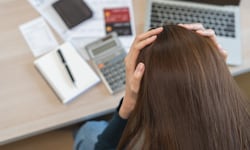 Banco Central advierte sobre posible sobreendeudamiento en créditos de consumo y tarjetas en Costa Rica