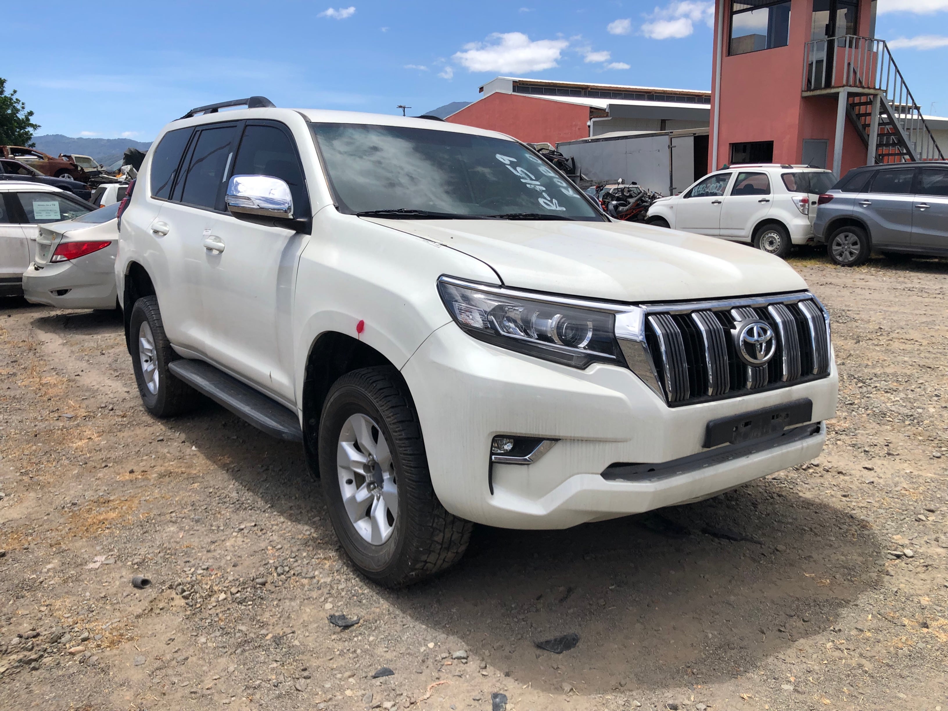 El Instituto Nacional de Seguros (INS) habilitó un cartel de venta con 63 automotores destinados a repuestos. El proceso de recepción de ofertas inicia el 8 de diciembre y los precios base arrancan en ¢75.000.