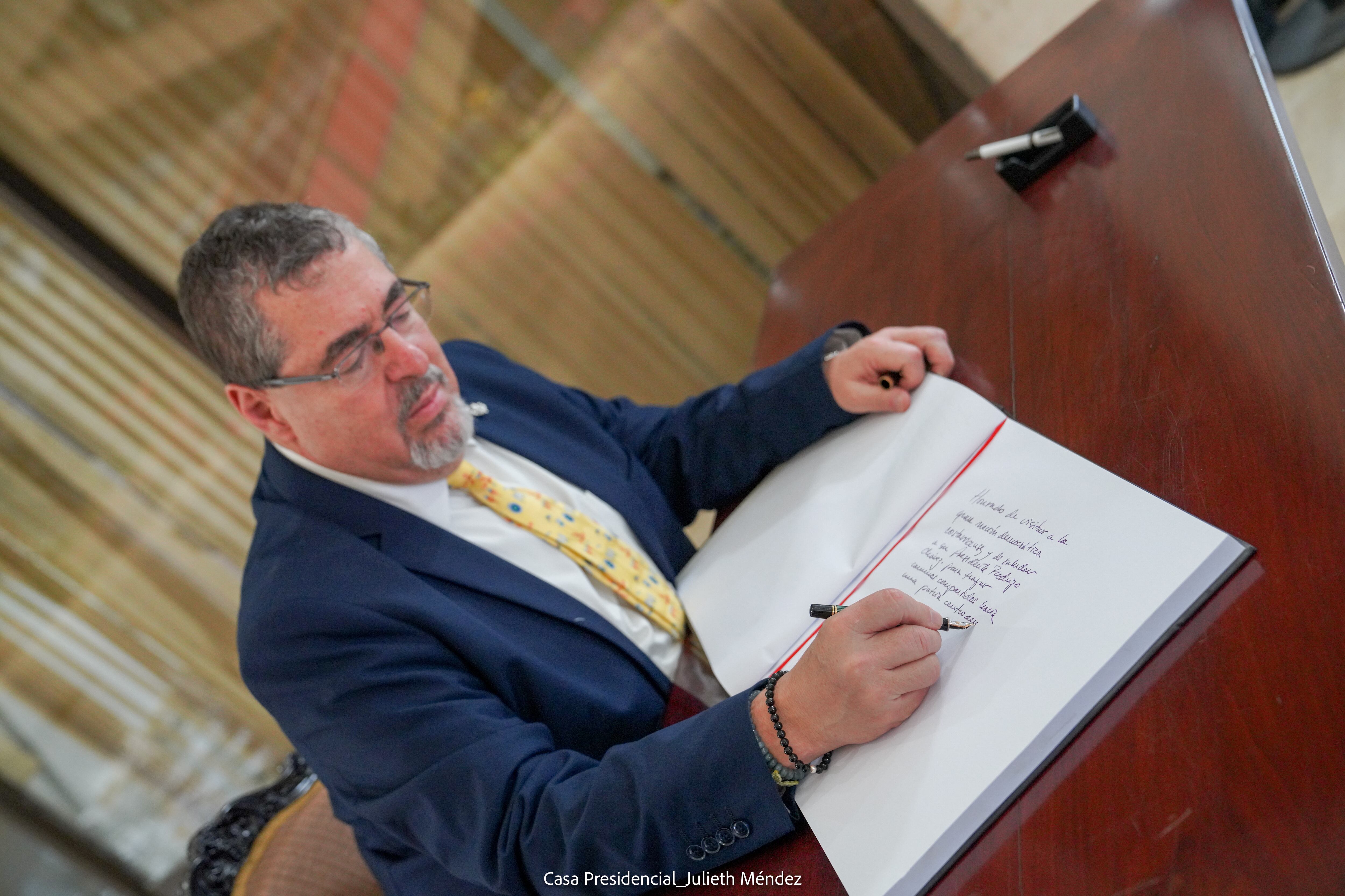 El presidente Rodrigo Chaves, recibió al mandatario electo de Guatemala, Bernardo Arévalo, en Casa Presidencial, para una breve reunión bilateral. Foto Julieth Méndez/Presidencia