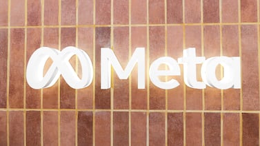 Mientras Meta despide a 10% de su planilla, California ordena plan para responder al impacto de la IA en el empleo