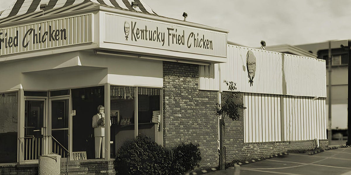 El primer Kentucky Fried Chicken abrió sus puertas en Costa Rica en 1970 en el Paseo Colón.