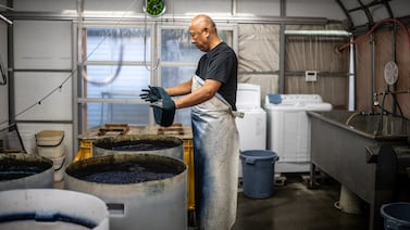 El secreto de los jeans artesanales japoneses que duran décadas