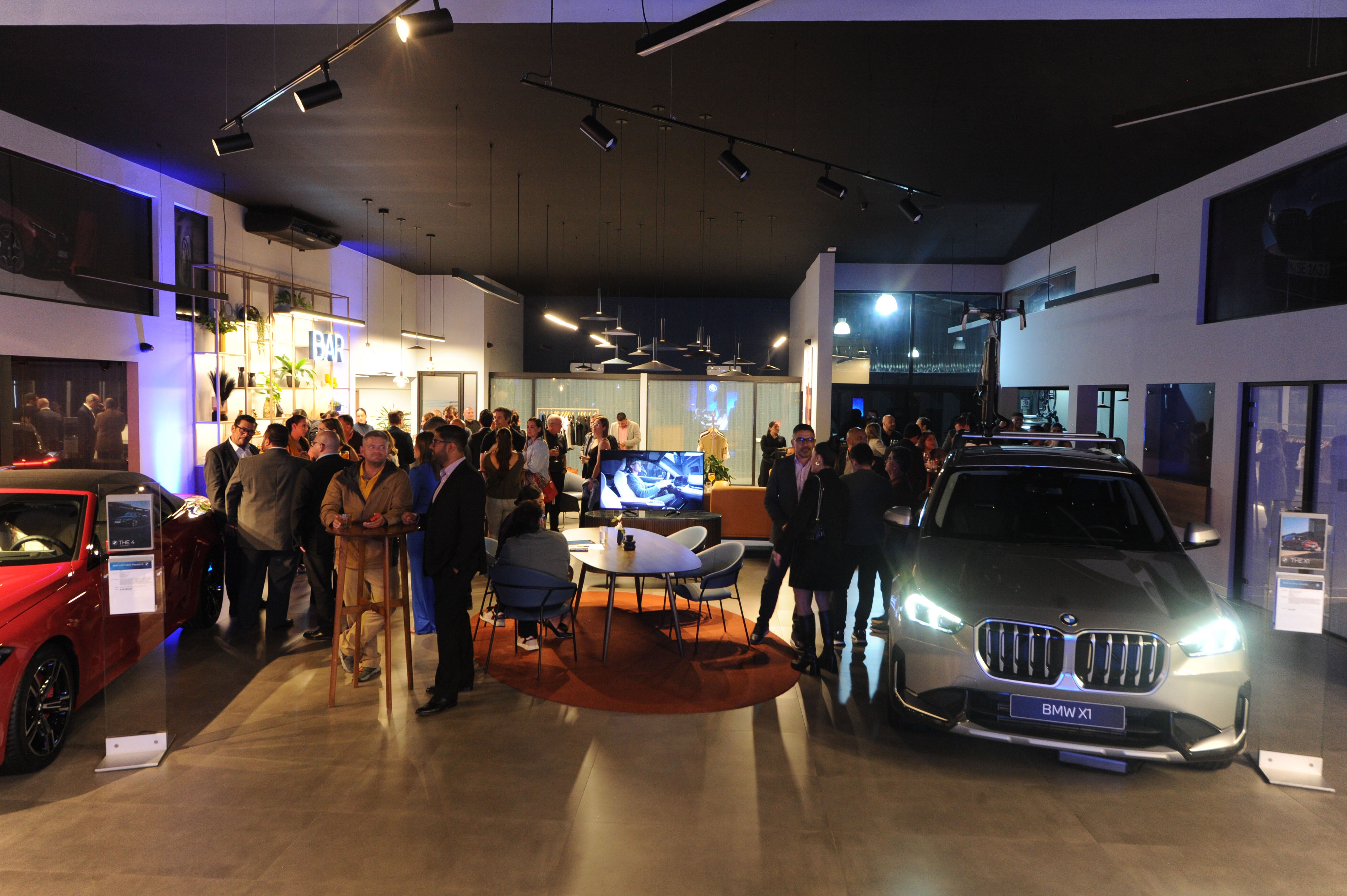 En el nuevo showroom, cada área ha sido diseñada para ofrecer una experiencia integral y premium. Fotografía Marvin Caravaca.