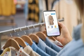 El clic cierra la venta, pero la decisión se toma antes (fuera de la web): así es la dualidad del comprador tico