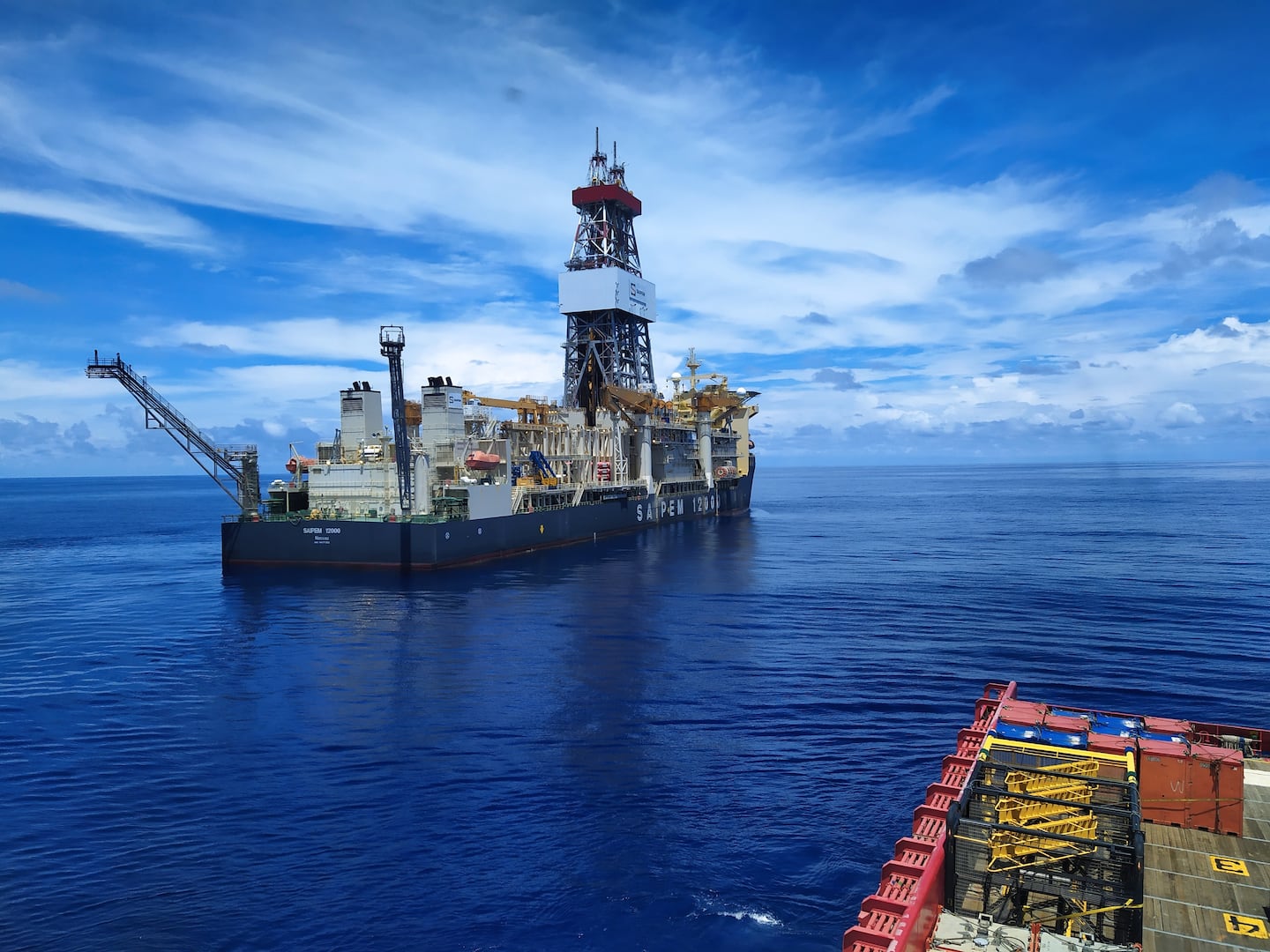 Mercado del petróleo se acerca a una “zona roja” por guerra en Oriente Medio
