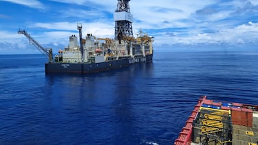 Mercado del petróleo se acerca a una “zona roja” por guerra en Oriente Medio