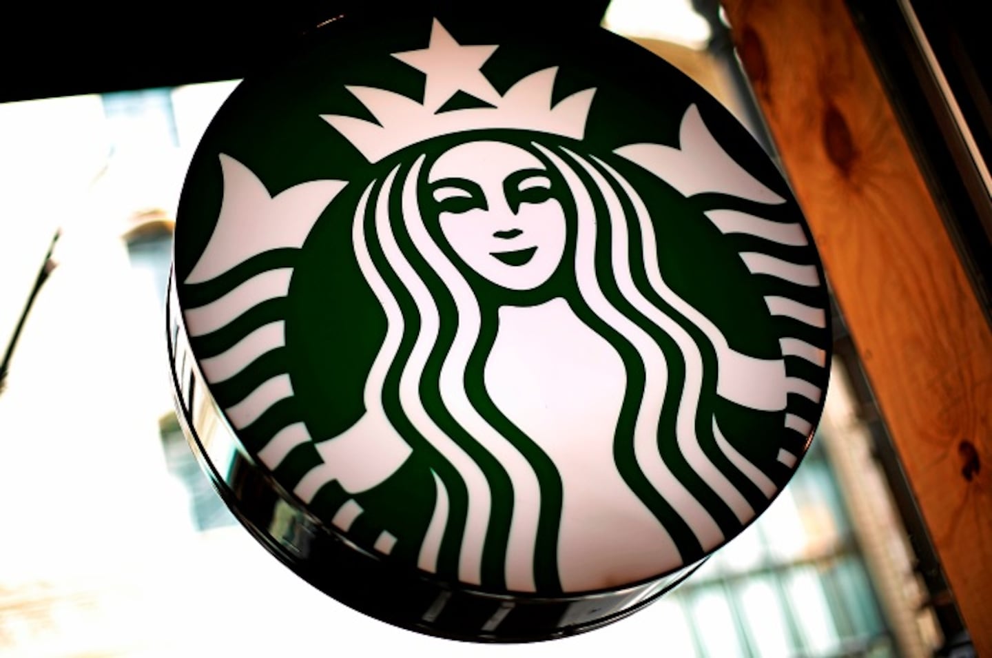 El anuncio que le costó el puesto al jefe de Starbucks en Corea del Sur