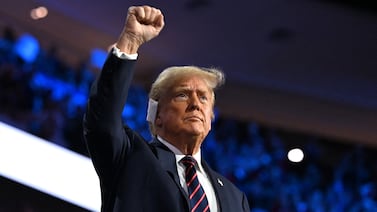 Donald Trump refuerza su discurso contra migrantes: promete cerrar fronteras y deportación masiva