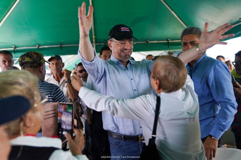 El presidente Rodrigo Chaves volvió a quejarse de la institucionalidad, durante una gira realizada en San Carlos.