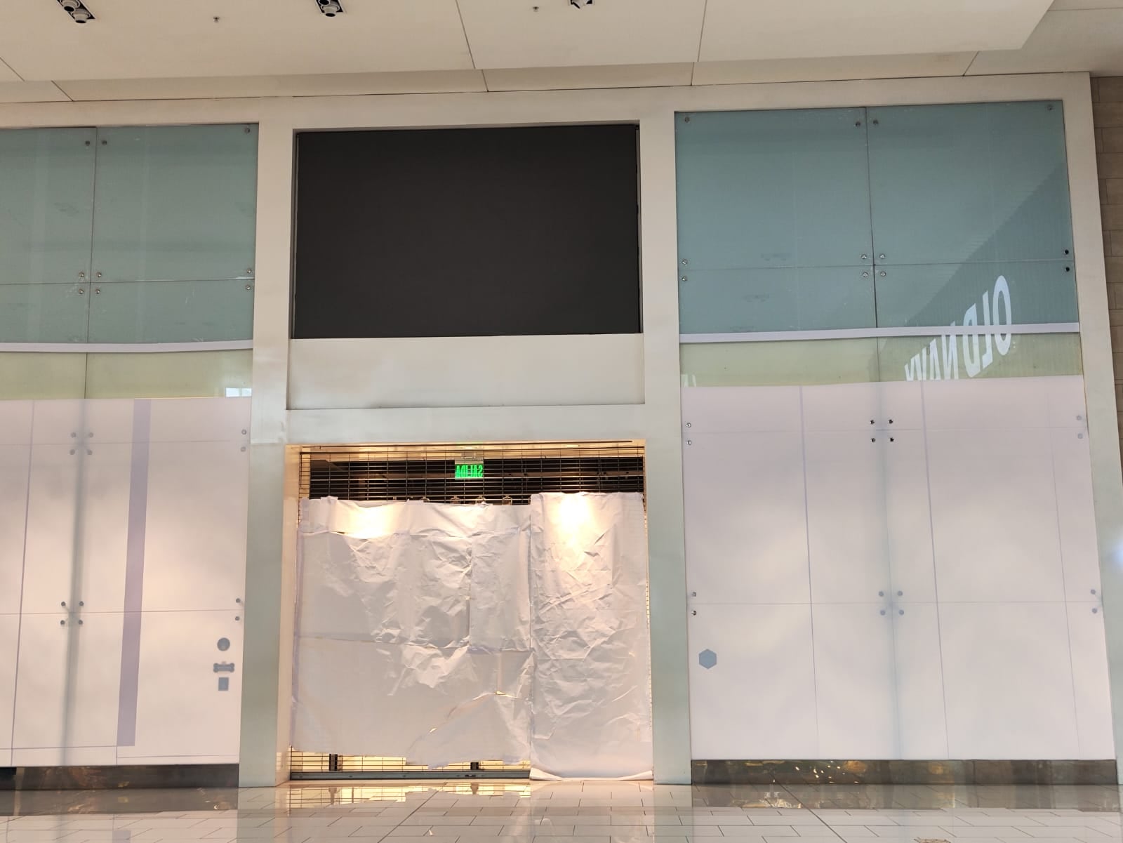 Cerró la tienda de Forever 21 Costa Rica en Multiplaza Curridabat.