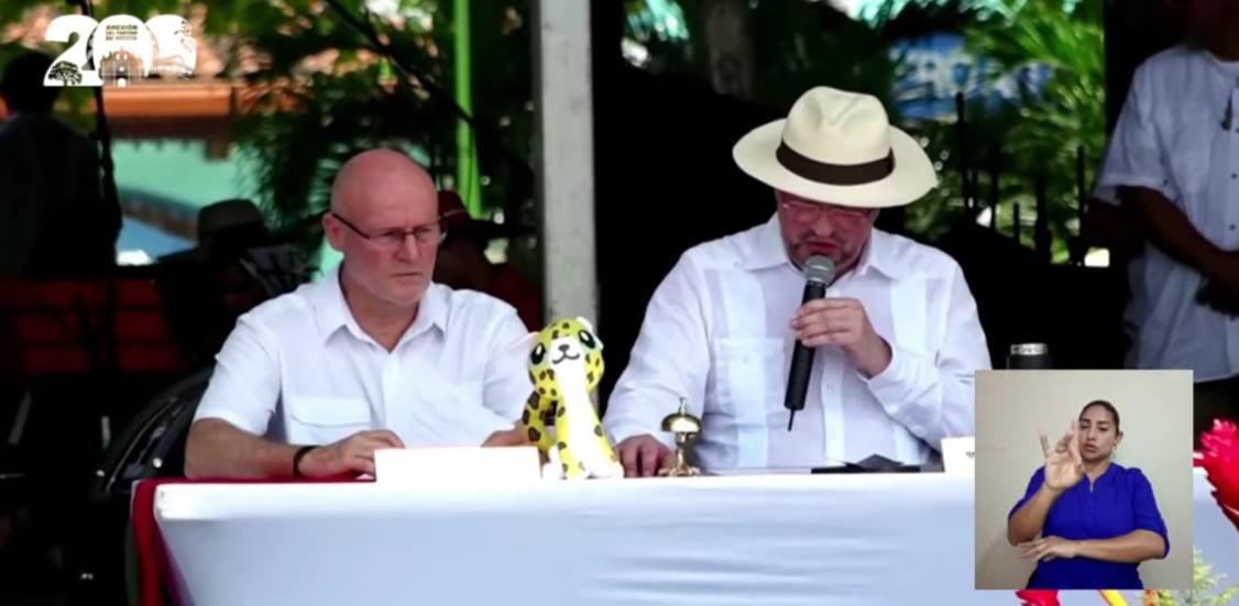 Las celebraciones del Bicentenario de la Anexión estuvieron empañadas de varios momentos bochornosos del presidente.