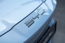 Expansión internacional de BYD compensa el estancamiento de sus ingresos en el mercado chino