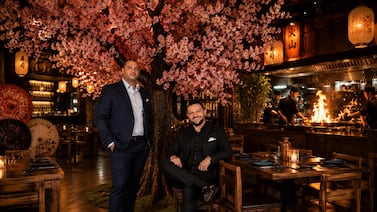 Allen quería emprender y Roberto recibió el diagnóstico de que es celíaco: entonces fundaron un restaurante de fusión de comida asiática libre de gluten en La Fortuna de San Carlos