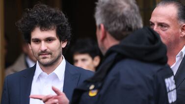 EE.UU. declara culpable de fraude a Sam Bankman-Fried, exmagnate de criptomonedas