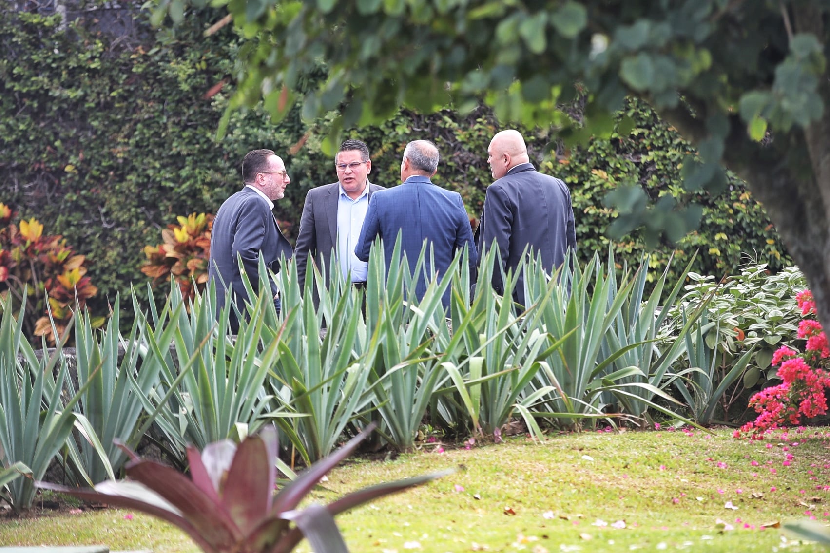 12/04/2024/ Reunión de Rodrigo Chaves con diputados Alejandro Pacheco, Horacio Alvarado, Fabricio Alvarado y Eliecer Feinzaig en casa presidencial para negociar elección del directorio de la asamblea Legislativa para el 1 de Mayo / Foto John Durán
