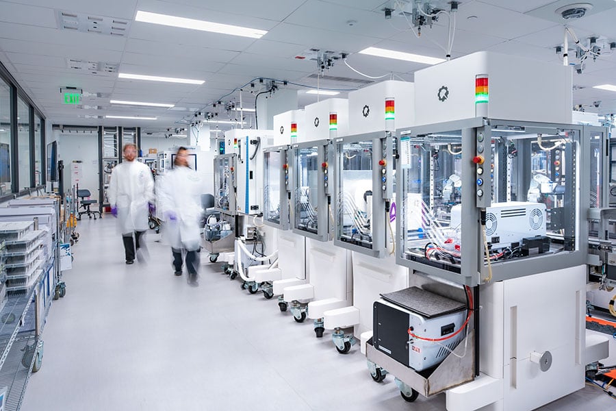Un laboratorio robótico autónomo en Ginkgo Bioworks. Los científicos pueden enviar sus pedidos y los experimentos se llevarán a cabo por ellos.