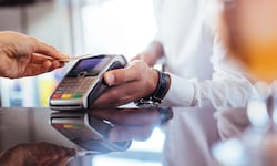 Conozca cuáles tarjetas de crédito de Costa Rica convierten sus gastos diarios en millas para tiquetes aéreos