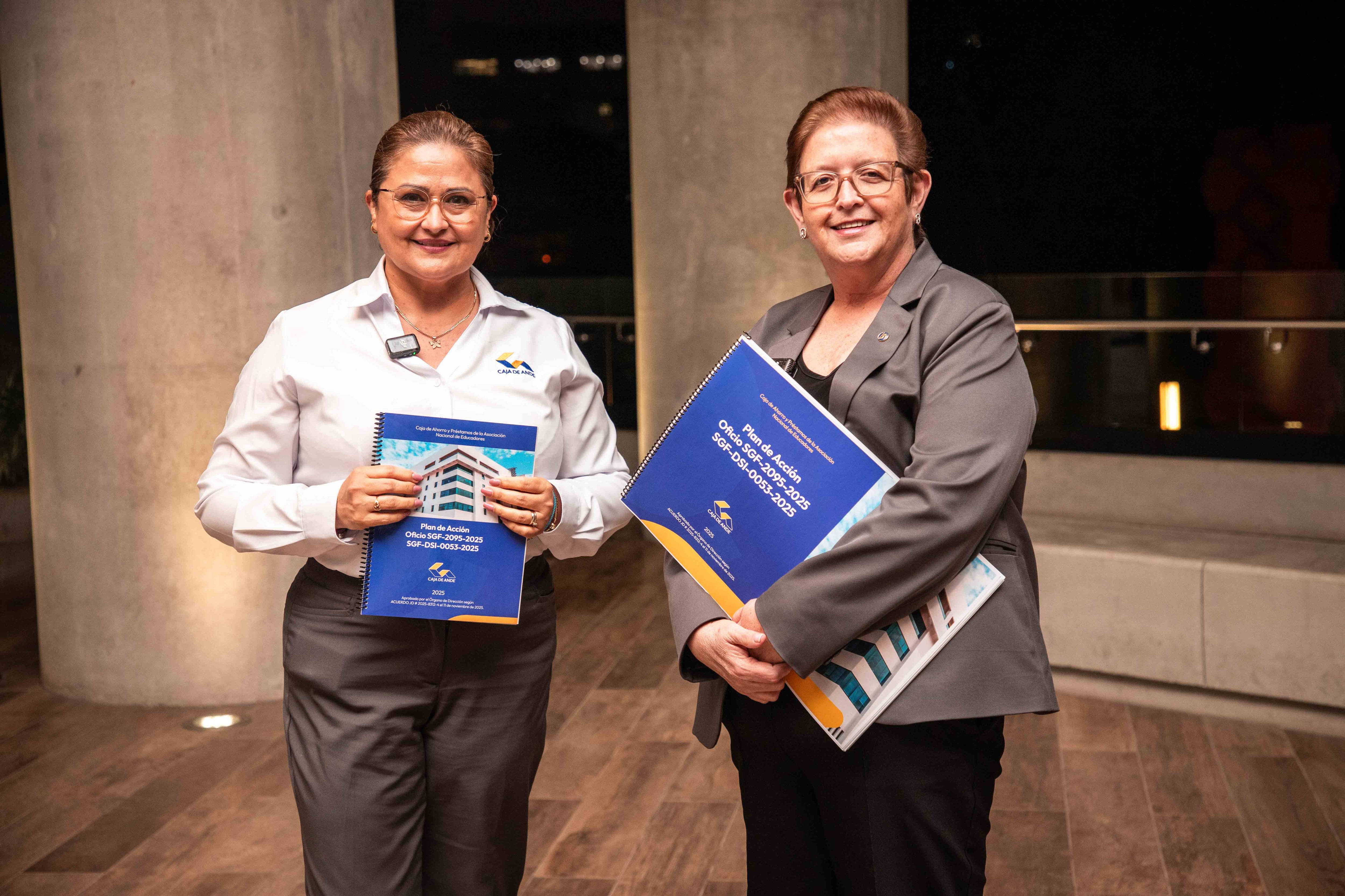 El plan fue presentado por la presidenta de la junta directiva de Caja de Ande, Dixie Campos, y la gerente general de la entidad, Carmen Martínez.