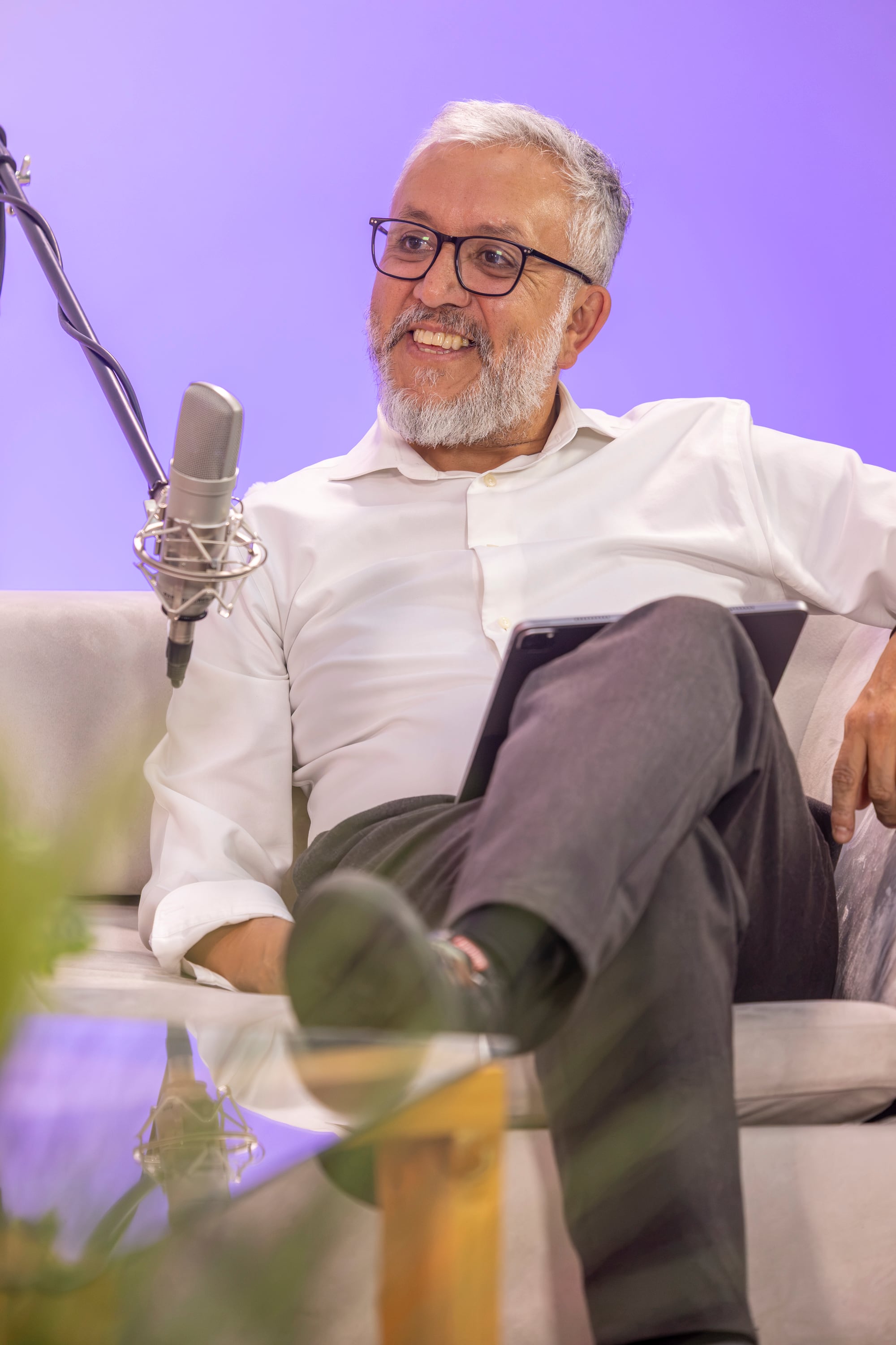 Juan Pablo Ferrari y Luis Mastroeni son los conductores de "Los Infiltrados", el nuevo videopodcast de negocios de El Financiero.