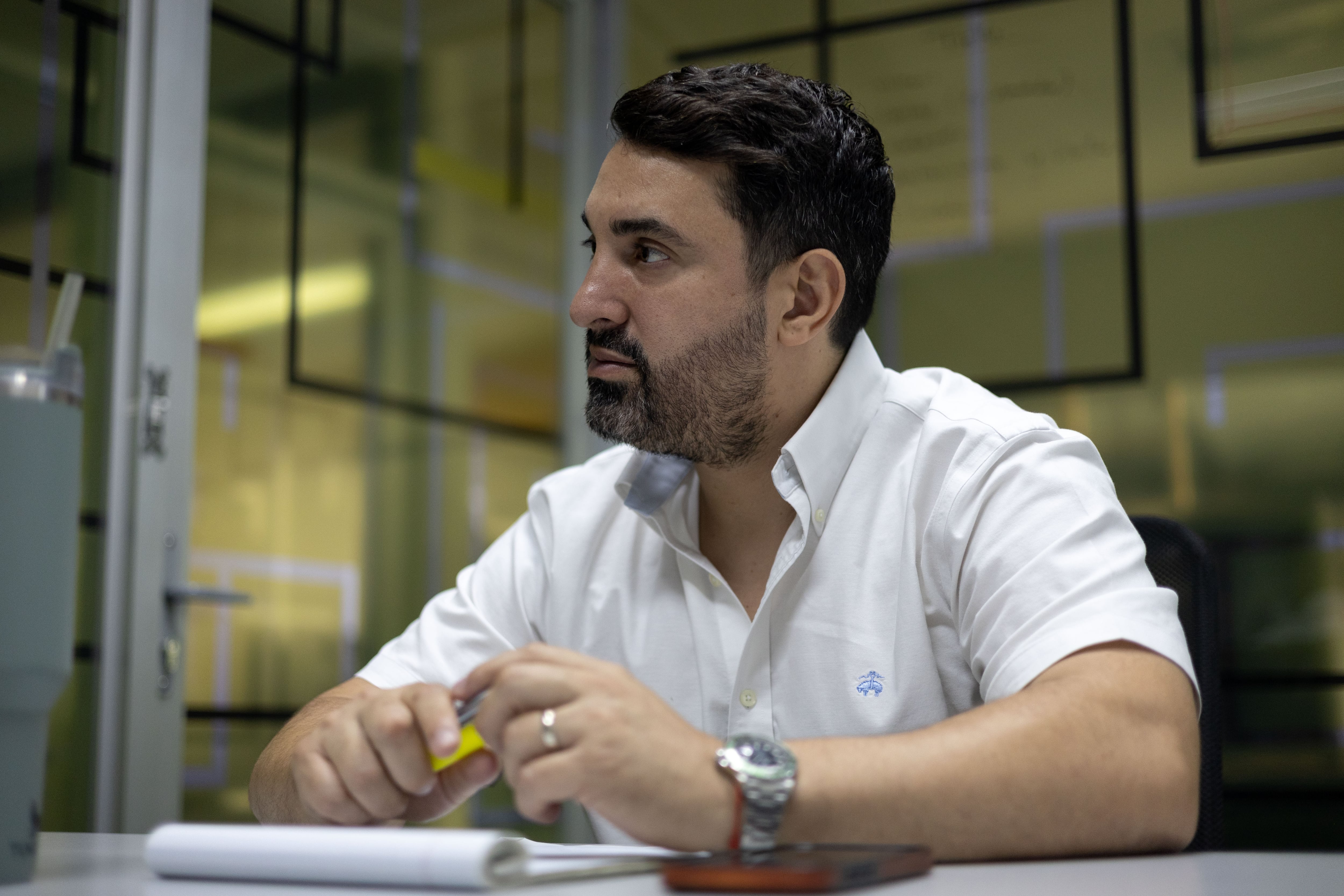 Entrevista para el financiero a la compañía LWS. Andrés Ugalde de blanco y José Peraza de Azul.