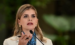 “Comunistas”, “vagabundos”, “canallas”, “vergüenza nacional”... el tono de Chaves sigue vivo con Laura Fernández