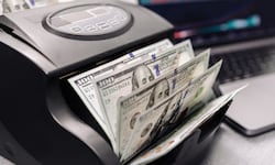 Dólar sufre caída este viernes y cierra la semana en ¢474,20 en el Monex