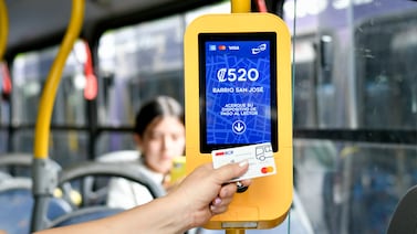 19 empresas autobuseras en Costa Rica cuentan con pago electrónico; vea cuáles son y dónde se usa más