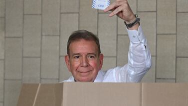 Edmundo González llega a España tras pedir asilo político