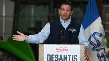 Ron DeSantis abandona la carrera por la presidencia de Estados Unidos y da apoyo a Trump