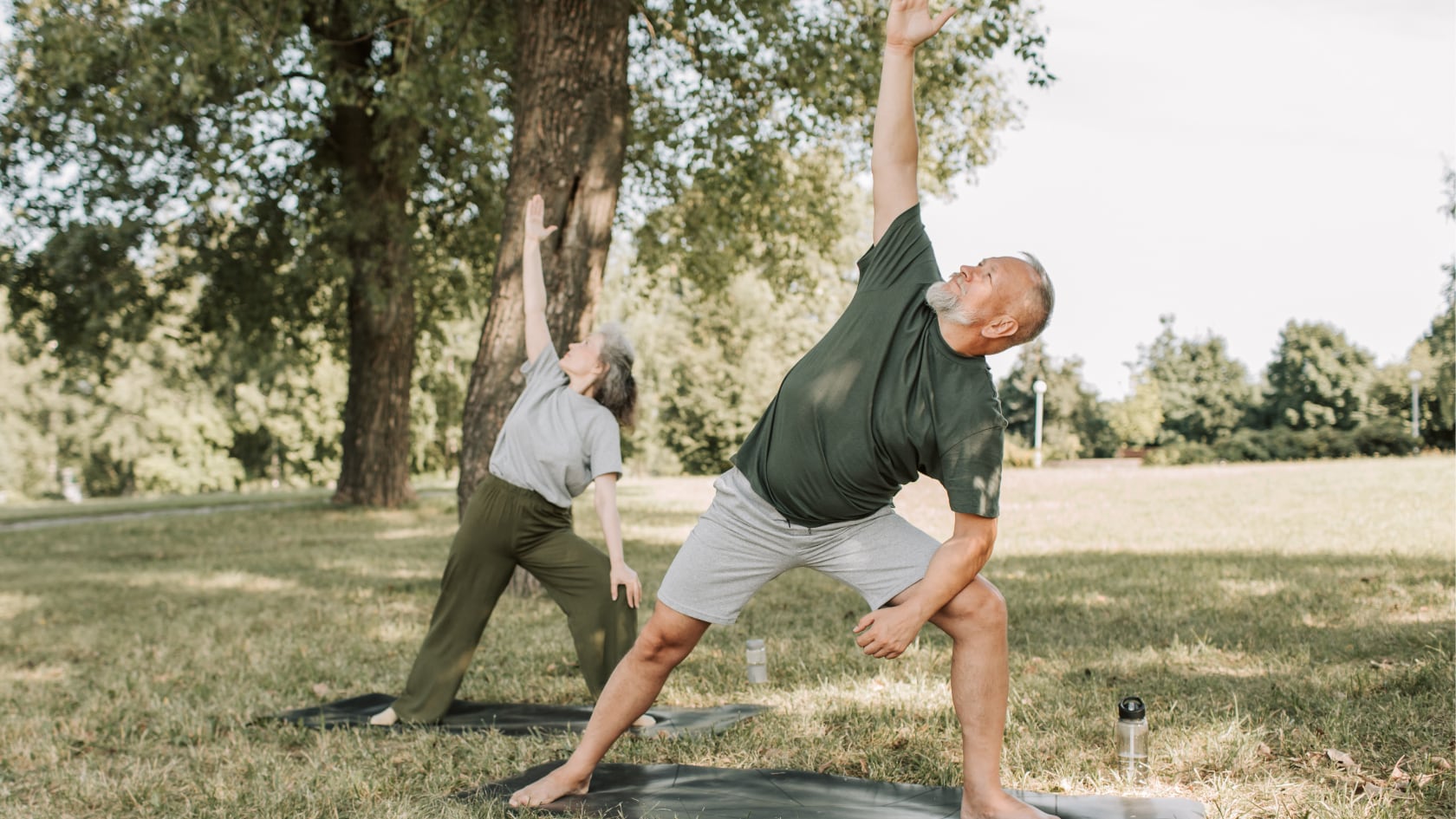 Caminar, fortalecer músculos y trabajar el equilibrio ayuda a personas mayores de 70 años a mantenerse activas, prevenir caídas y cuidar su salud integral.