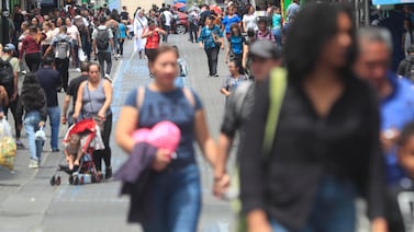 Costa Rica registra reducción de personas ocupadas; el empleo femenino sufre la mayor contracción
