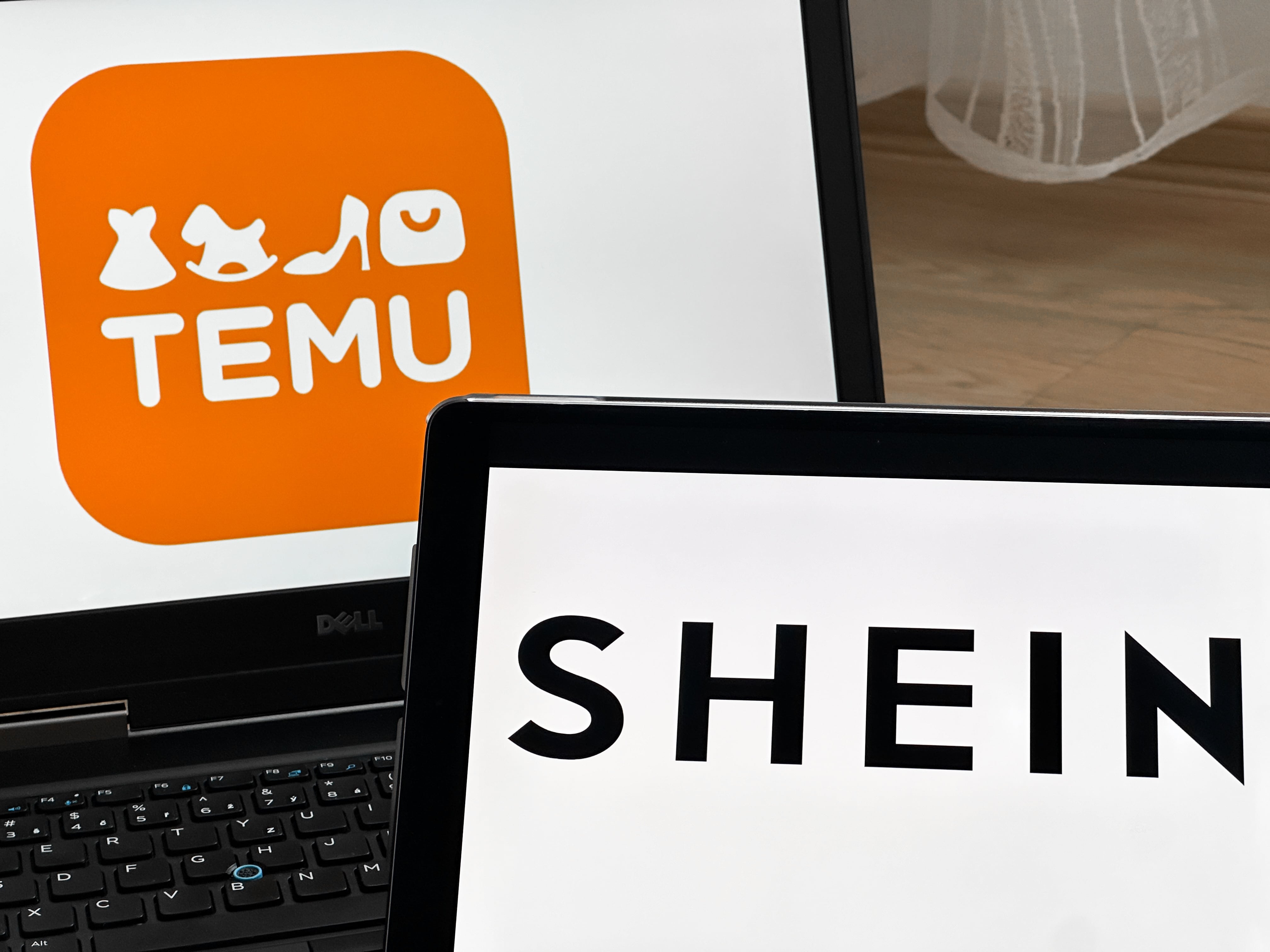 Estados Unidos impuso un arancel del 90% a envíos desde China como los de Shein y Temu.