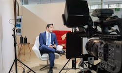 Un micrófono para la vulnerabilidad: el propósito detrás de “Bendita la Hora Podcast”