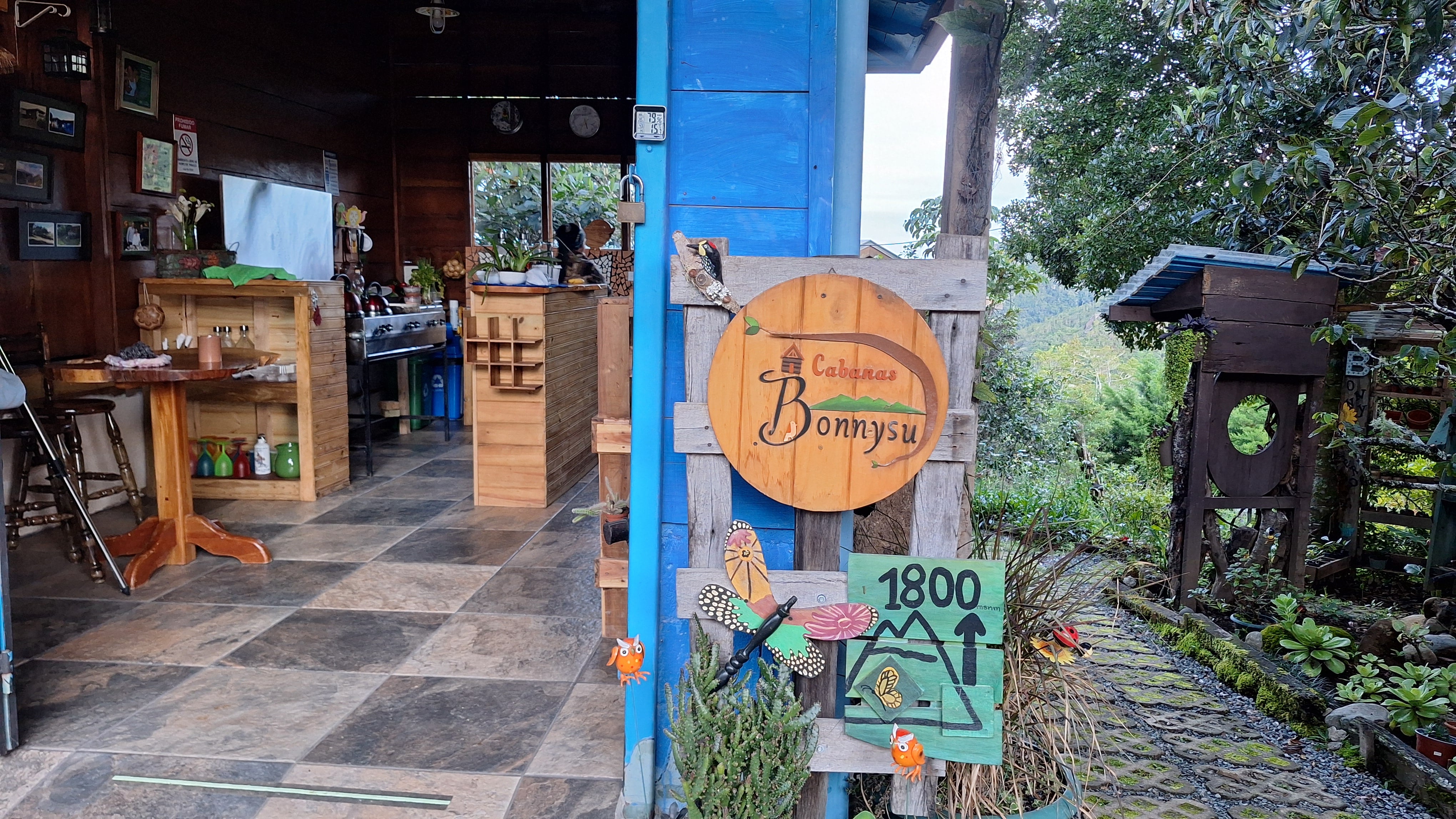 Cabinas Bonnysu, ubicadas en Tres Colinas, Buenos Aires, Puntarenas